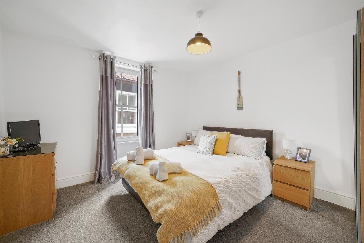 30 Percent Off! The Central Whitby Gem - 4 Bedrooms Exterior foto